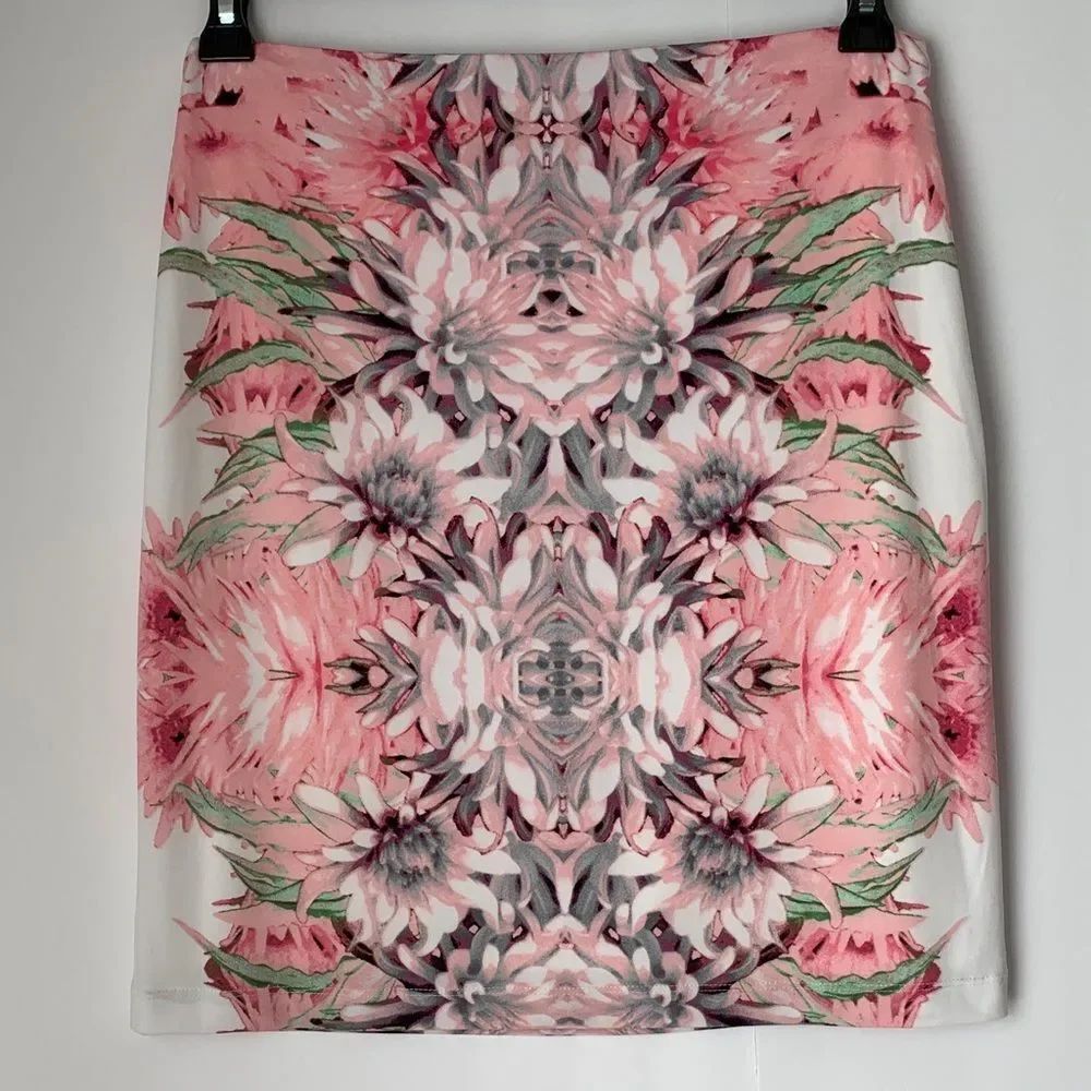 Nue Options Floral Pink Kaleidoscope Skirt Size MP